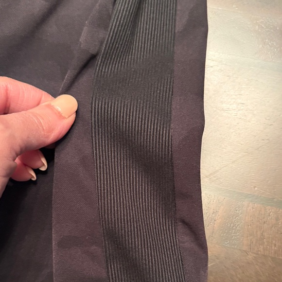 Athleta women’s Dark Camouflage Joggers - Picture 4 of 5